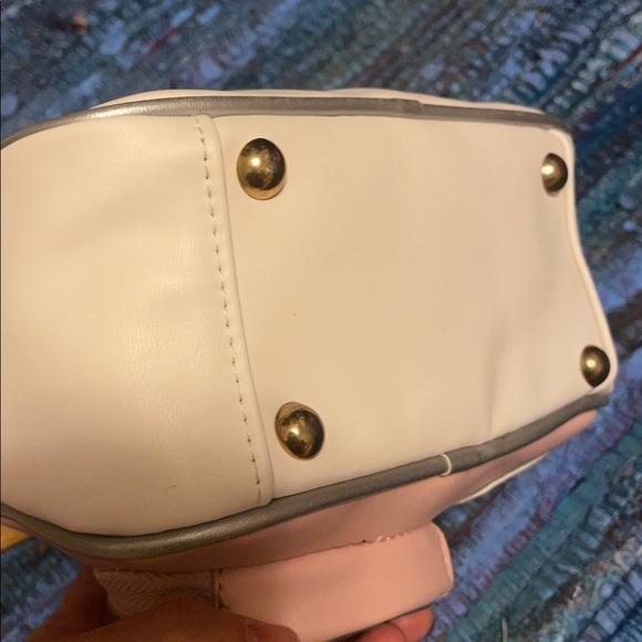 Camera Design Crossbody Bag - Picture 4 of 16